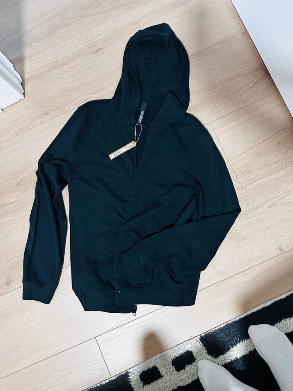 Skims Black Zip Up Lightweight Hoodie Size S NWT
